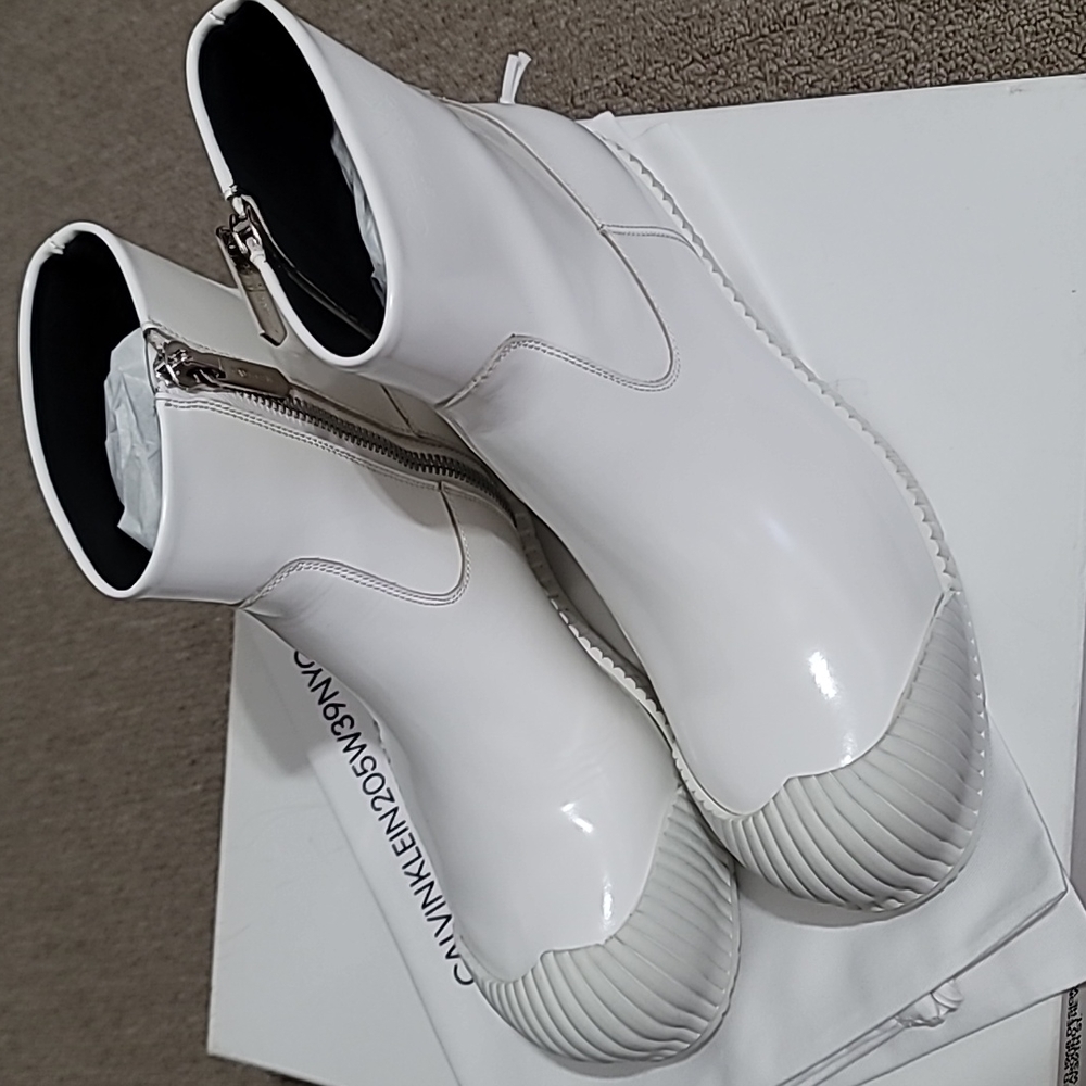 CALVIN KLEIN BEAUTIFUL ALL LEATHER WHITE BOOTS SIZE 40 MADE IN ITALY Unisex NEW